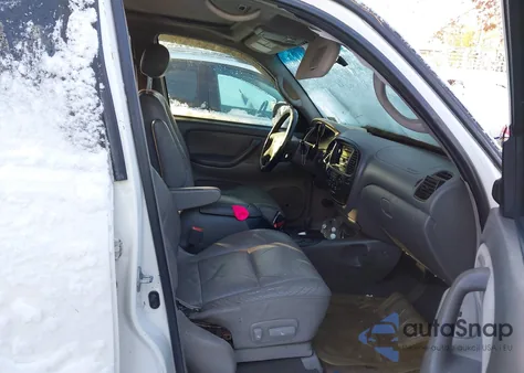 2001 Toyota Sequoia Sr5 V8 from USA, damaged, VIN 5TDBT44A41S037674